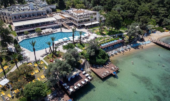 DoubleTree by Hilton Isil Club Resort Exterior