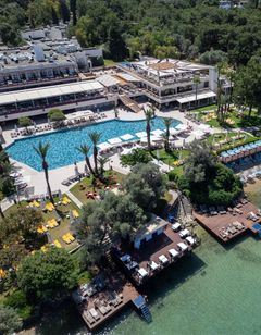 DoubleTree by Hilton Isil Club Resort