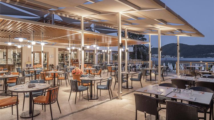 DoubleTree by Hilton Isil Club Resort Restaurant