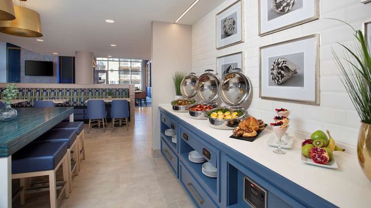 Fenwick Shores, Tapestry Collection Restaurant