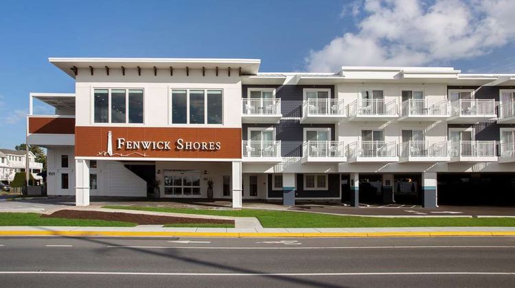 Fenwick Shores, Tapestry Collection Exterior