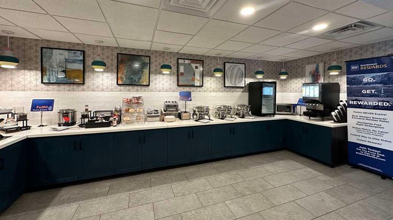 <b>Best Western Watertown Restaurant</b>. Images powered by <a href="https://iceportal.shijigroup.com/" title="IcePortal" target="_blank">IcePortal</a>.