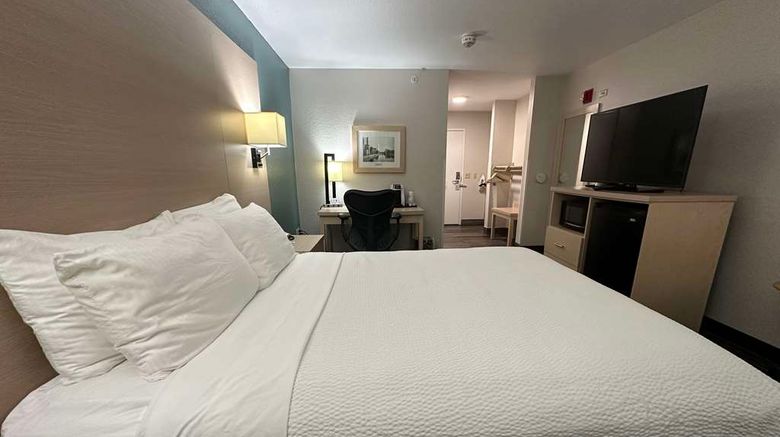 <b>Best Western Watertown Room</b>. Images powered by <a href="https://iceportal.shijigroup.com/" title="IcePortal" target="_blank">IcePortal</a>.