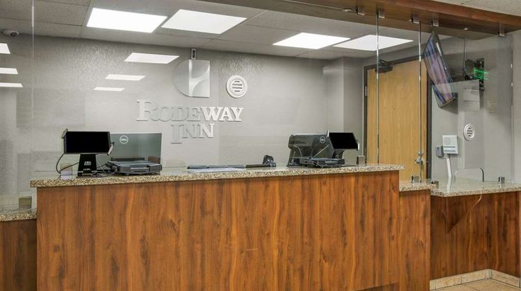 Rodeway Inn Grand Rapids Lobby