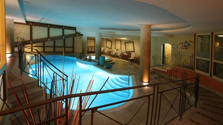 <b>Alpen Suite Hotel Pool</b>. Images powered by <a href="https://iceportal.shijigroup.com/" title="IcePortal" target="_blank">IcePortal</a>.