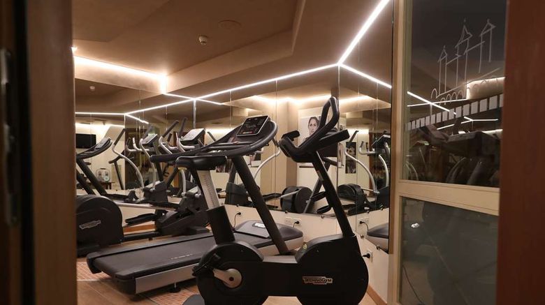 <b>Alpen Suite Hotel Health</b>. Images powered by <a href="https://iceportal.shijigroup.com/" title="IcePortal" target="_blank">IcePortal</a>.