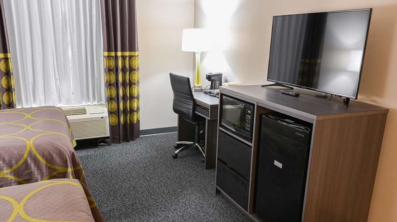 <b>Super 8 by Wyndham Moosonee Room</b>. Images powered by <a href="https://iceportal.shijigroup.com/" title="IcePortal" target="_blank">IcePortal</a>.