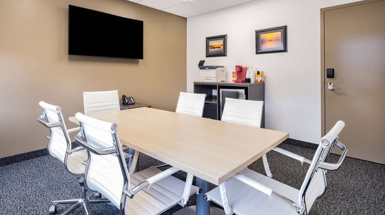 <b>Super 8 by Wyndham Moosonee Meeting</b>. Images powered by <a href="https://iceportal.shijigroup.com/" title="IcePortal" target="_blank">IcePortal</a>.