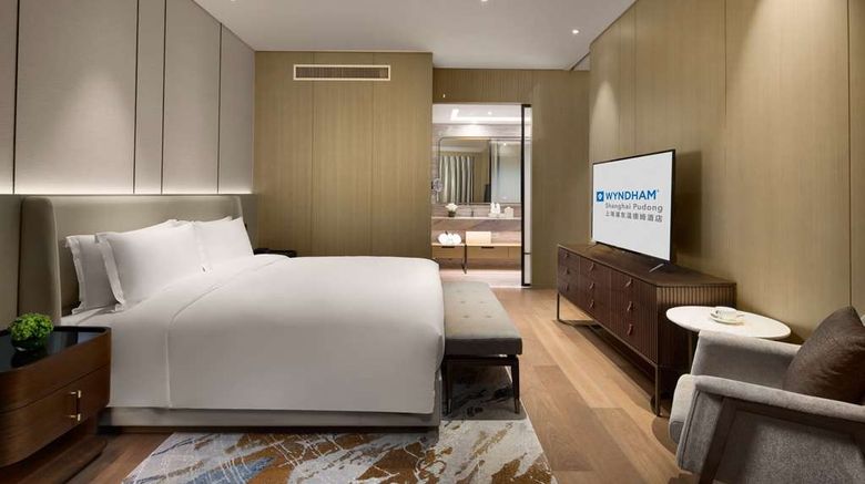 <b>Wyndham Shanghai Pudong Room</b>. Images powered by <a href="https://iceportal.shijigroup.com/" title="IcePortal" target="_blank">IcePortal</a>.