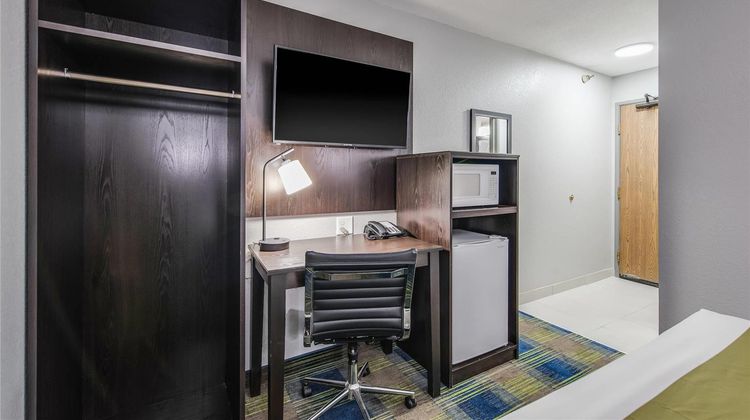 Quality Inn Room