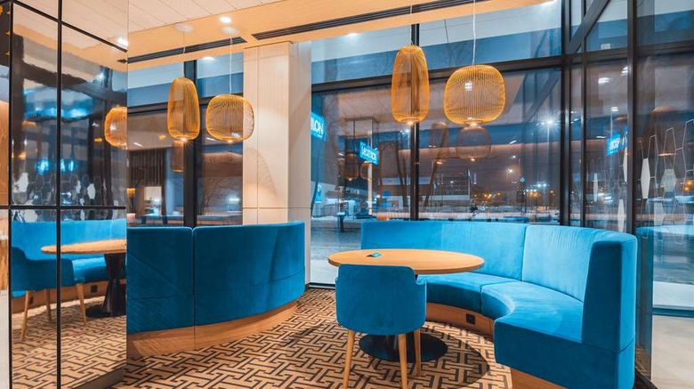 <b>Hampton by Hilton Warsaw Reduta Lobby</b>. Images powered by <a href="https://iceportal.shijigroup.com/" title="IcePortal" target="_blank">IcePortal</a>.