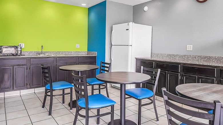 <b>SureStay Hotel by BW Oklahoma City West Restaurant</b>. Images powered by <a href="https://iceportal.shijigroup.com/" title="IcePortal" target="_blank">IcePortal</a>.