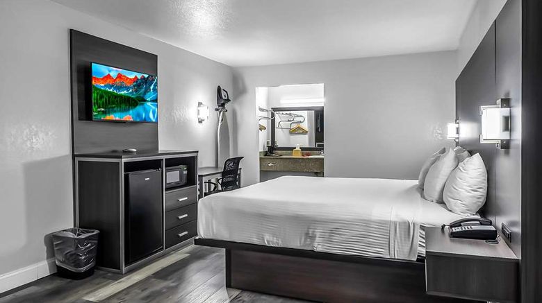 <b>SureStay Hotel by BW Oklahoma City West Room</b>. Images powered by <a href="https://iceportal.shijigroup.com/" title="IcePortal" target="_blank">IcePortal</a>.