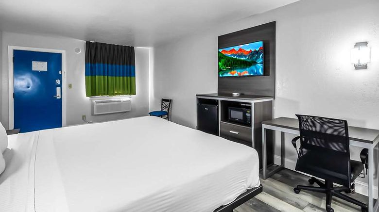 <b>SureStay Hotel by BW Oklahoma City West Room</b>. Images powered by <a href="https://iceportal.shijigroup.com/" title="IcePortal" target="_blank">IcePortal</a>.