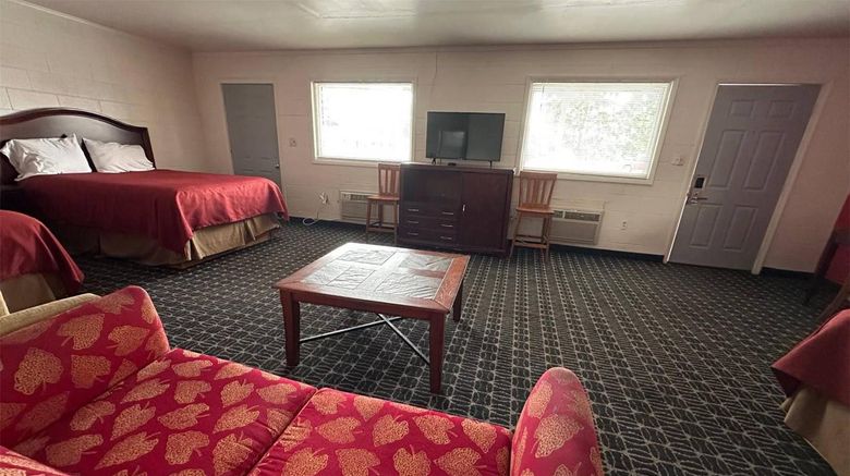 <b>Rodeway Inn Flora Room</b>. Images powered by <a href="https://iceportal.shijigroup.com/" title="IcePortal" target="_blank">IcePortal</a>.