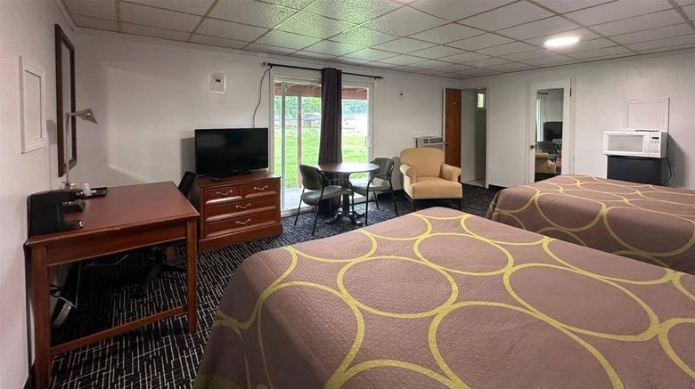 <b>Rodeway Inn Flora Room</b>. Images powered by <a href="https://iceportal.shijigroup.com/" title="IcePortal" target="_blank">IcePortal</a>.