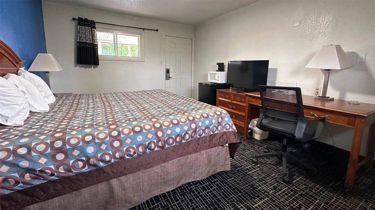 Rodeway Inn Flora Room