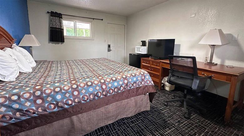 <b>Rodeway Inn Flora Room</b>. Images powered by <a href="https://iceportal.shijigroup.com/" title="IcePortal" target="_blank">IcePortal</a>.