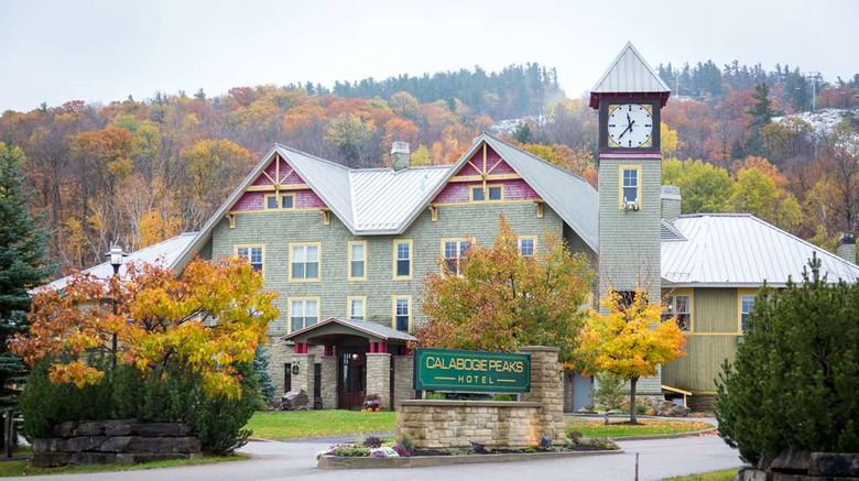 <b>Calabogie Peaks Resort, Ascend Hotel Exterior</b>. Images powered by <a href="https://iceportal.shijigroup.com/" title="IcePortal" target="_blank">IcePortal</a>.