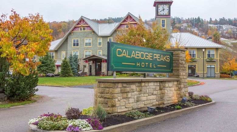 <b>Calabogie Peaks Resort, Ascend Hotel Exterior</b>. Images powered by <a href="https://iceportal.shijigroup.com/" title="IcePortal" target="_blank">IcePortal</a>.