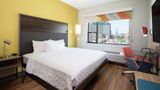 Tru by Hilton Baltimore Harbor East Room