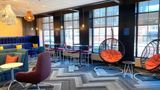 Tru by Hilton Baltimore Harbor East Lobby