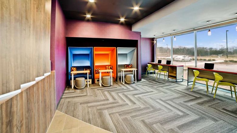 <b>Tru by Hilton Cool Springs Nashville Lobby</b>. Images powered by <a href="https://iceportal.shijigroup.com/" title="IcePortal" target="_blank">IcePortal</a>.