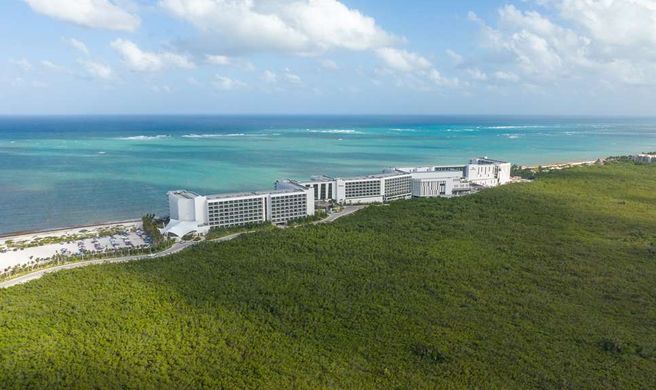 Hilton Cancun, an All-Inclusive Resort Exterior