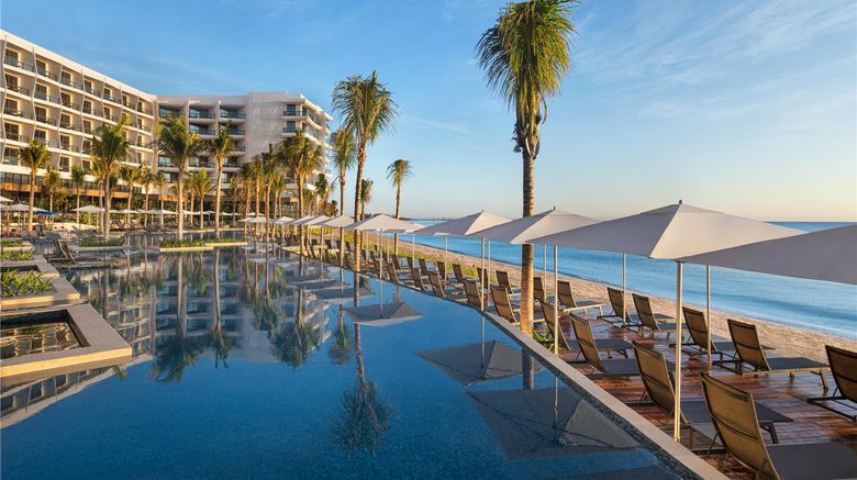 <b>Hilton Cancun, an All-Inclusive Resort Pool</b>. Images powered by <a href="https://iceportal.shijigroup.com/" title="IcePortal" target="_blank">IcePortal</a>.