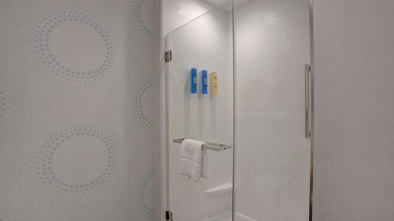 <b>Tru by Hilton Monroe Room</b>. Images powered by <a href="https://iceportal.shijigroup.com/" title="IcePortal" target="_blank">IcePortal</a>.