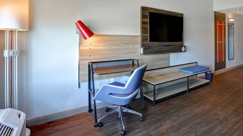 <b>Tru by Hilton Monroe Room</b>. Images powered by <a href="https://iceportal.shijigroup.com/" title="IcePortal" target="_blank">IcePortal</a>.