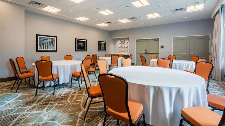 <b>Homewood Suites by Hilton Reston Meeting</b>. Images powered by <a href="https://iceportal.shijigroup.com/" title="IcePortal" target="_blank">IcePortal</a>.