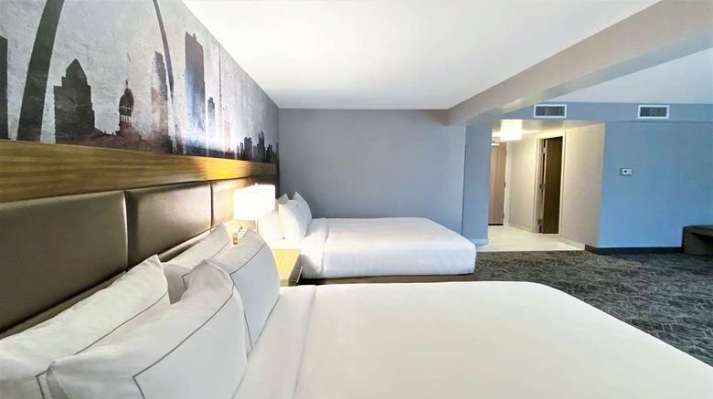 <b>DoubleTree by Hilton St. Louis Airport Room</b>. Images powered by <a href="https://iceportal.shijigroup.com/" title="IcePortal" target="_blank">IcePortal</a>.