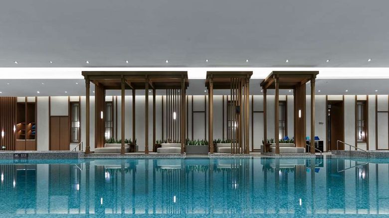 <b>Hilton Suzhou Yinshan Lake Pool</b>. Images powered by <a href="https://iceportal.shijigroup.com/" title="IcePortal" target="_blank">IcePortal</a>.