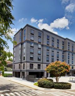 Cumberland House Knoxville, TC by Hilton
