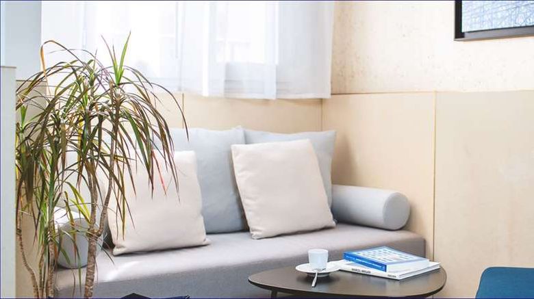<b>Opera Marigny Room</b>. Images powered by <a href="https://iceportal.shijigroup.com/" title="IcePortal" target="_blank">IcePortal</a>.