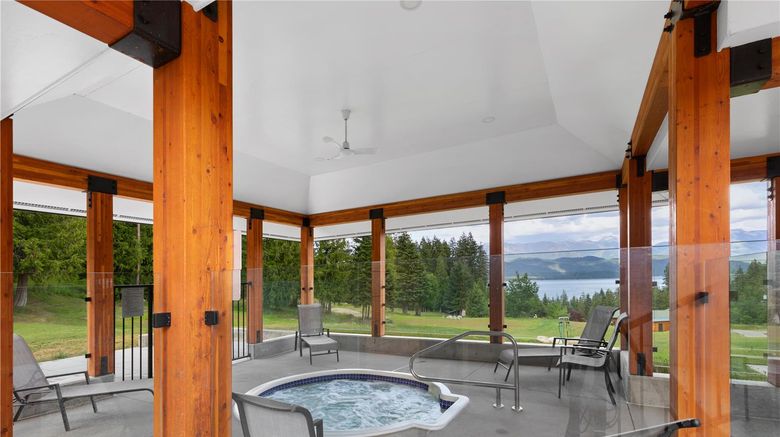 <b>Kootenay Lakeview Resort, BW Signature Pool</b>. Images powered by <a href="https://iceportal.shijigroup.com/" title="IcePortal" target="_blank">IcePortal</a>.
