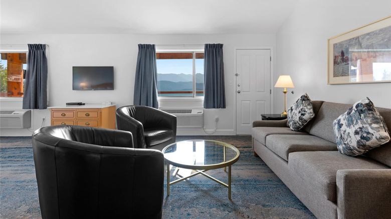 <b>Kootenay Lakeview Resort, BW Signature Suite</b>. Images powered by <a href="https://iceportal.shijigroup.com/" title="IcePortal" target="_blank">IcePortal</a>.