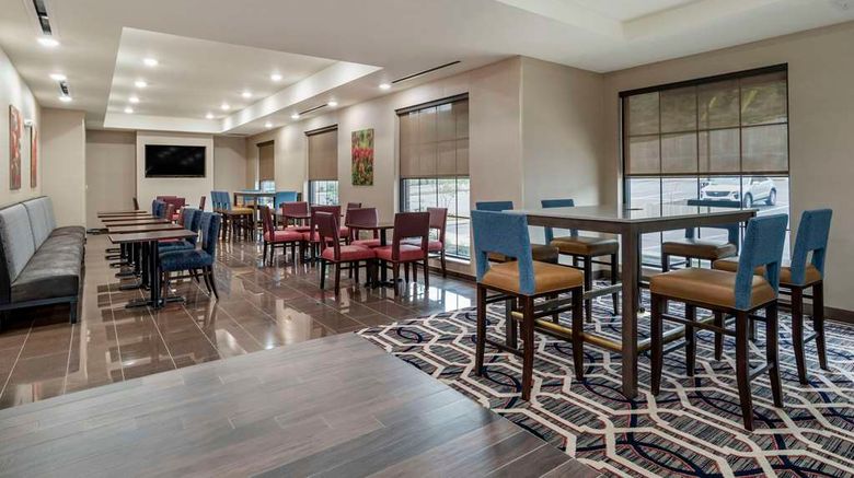 <b>Comfort Inn & Suites Downtown near Univ Restaurant</b>. Images powered by <a href="https://iceportal.shijigroup.com/" title="IcePortal" target="_blank">IcePortal</a>.