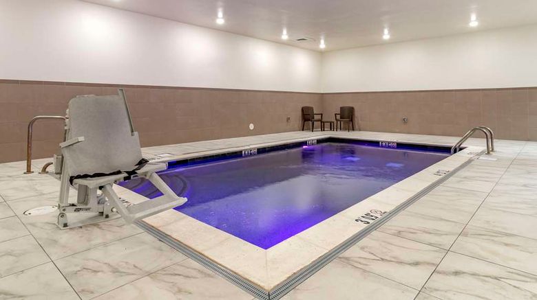 <b>Comfort Inn & Suites Downtown near Univ Pool</b>. Images powered by <a href="https://iceportal.shijigroup.com/" title="IcePortal" target="_blank">IcePortal</a>.