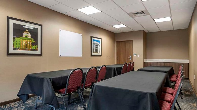 <b>Comfort Inn & Suites Downtown near Univ Meeting</b>. Images powered by <a href="https://iceportal.shijigroup.com/" title="IcePortal" target="_blank">IcePortal</a>.