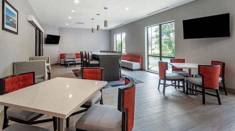 <b>Comfort Inn and Suites Olive Branch Restaurant</b>. Images powered by <a href="https://iceportal.shijigroup.com/" title="IcePortal" target="_blank">IcePortal</a>.