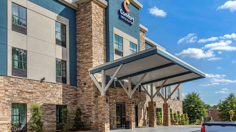 Comfort Inn and Suites Olive Branch Exterior