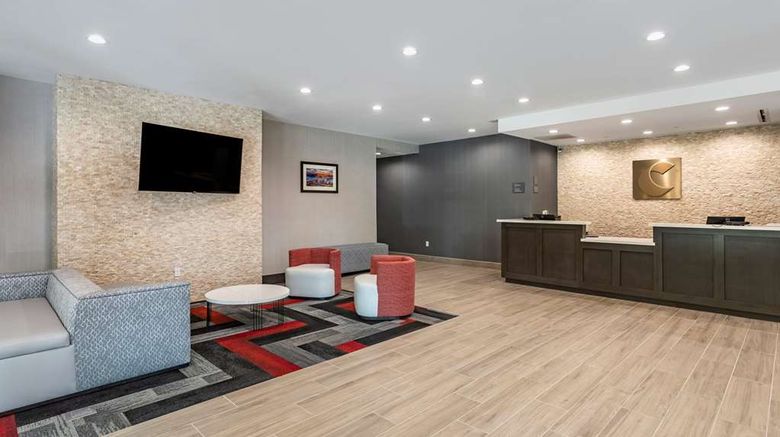 <b>Comfort Inn and Suites Olive Branch Lobby</b>. Images powered by <a href="https://iceportal.shijigroup.com/" title="IcePortal" target="_blank">IcePortal</a>.