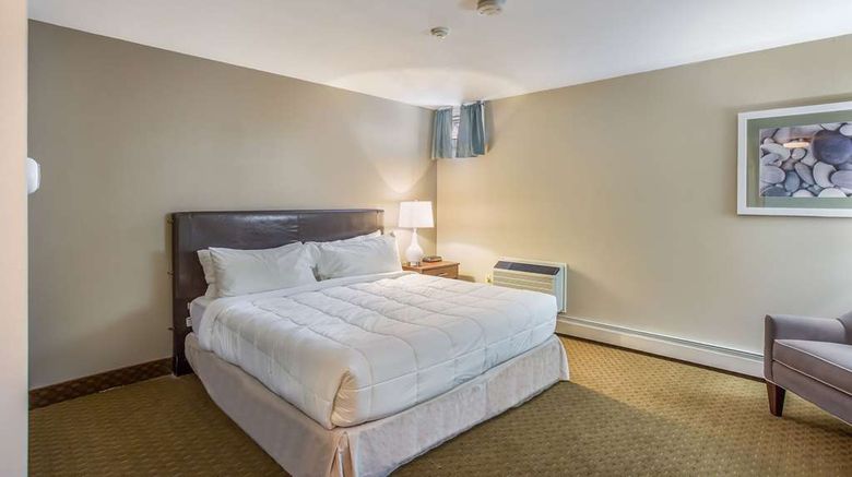 <b>Quality Inn and Suites Gorham Riverside Room</b>. Images powered by <a href="https://iceportal.shijigroup.com/" title="IcePortal" target="_blank">IcePortal</a>.
