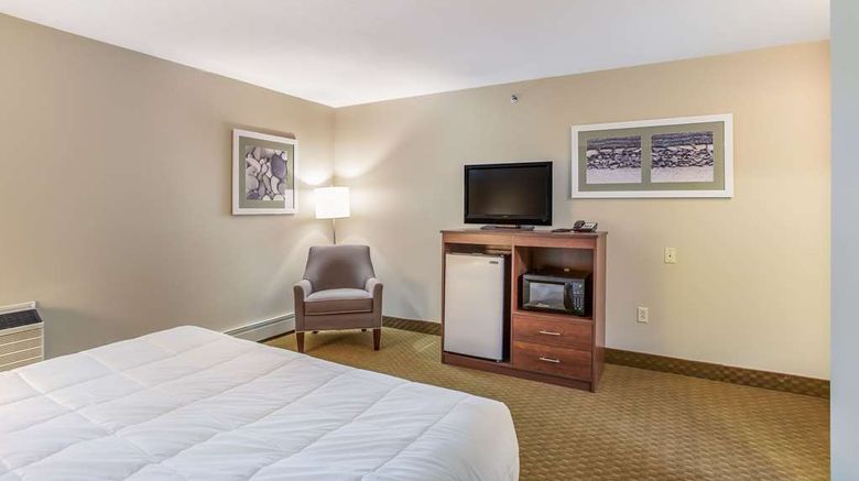 <b>Quality Inn and Suites Gorham Riverside Room</b>. Images powered by <a href="https://iceportal.shijigroup.com/" title="IcePortal" target="_blank">IcePortal</a>.