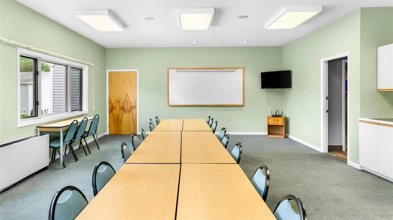 <b>Quality Inn and Suites Gorham White Mountains Meeting</b>. Images powered by <a href="https://iceportal.shijigroup.com/" title="IcePortal" target="_blank">IcePortal</a>.