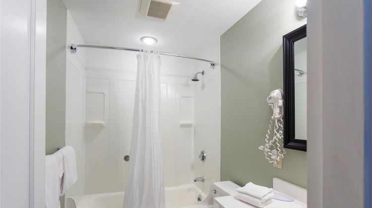 Quality Inn and Suites Gorham Riverside Suite