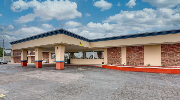 Econo Lodge Exterior
