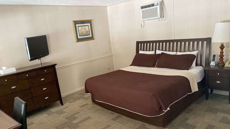 Travelodge by Wyndham Lincoln Room